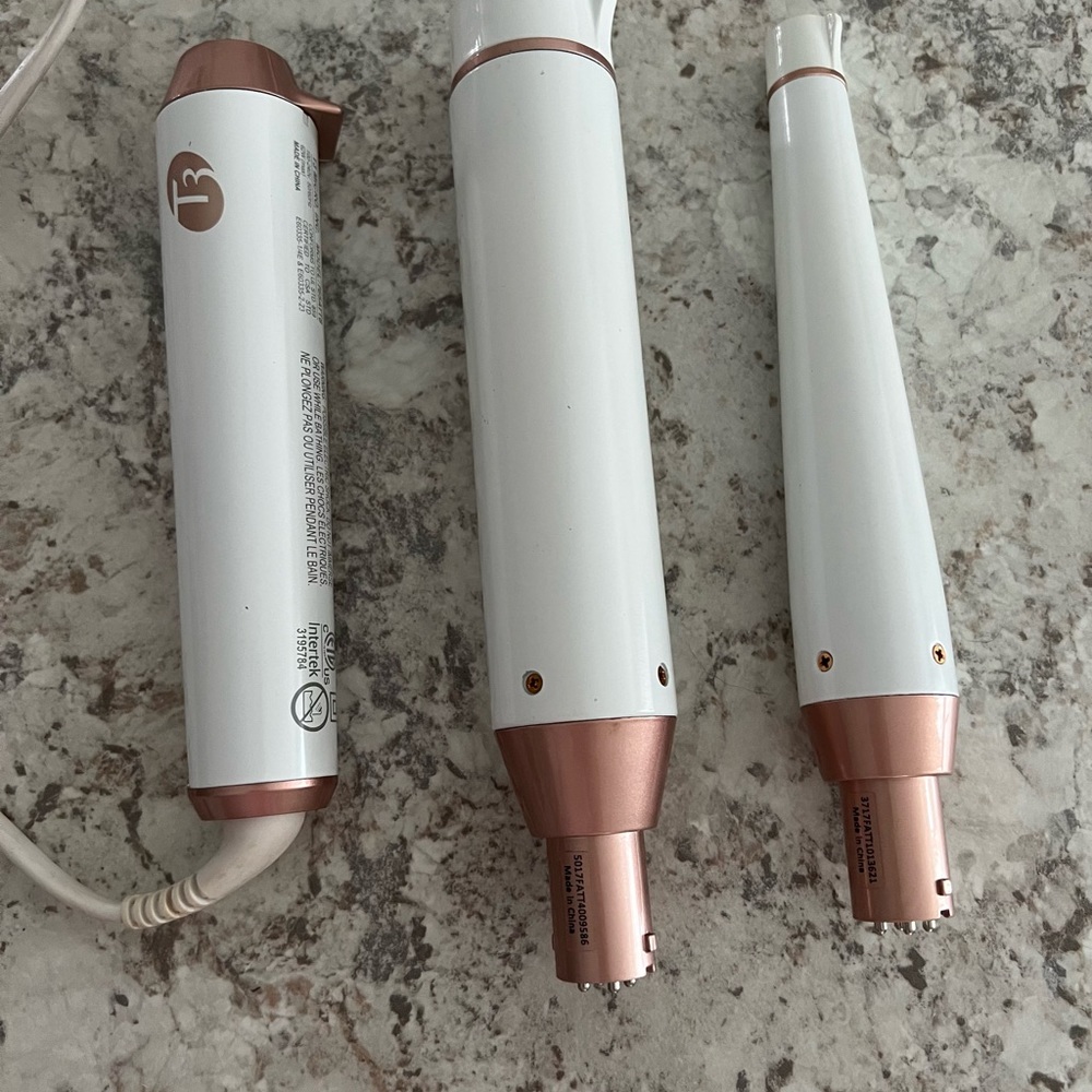 Bundle of 3 pieces- the base, tapered wand, and 1.5 inch styling wand.
